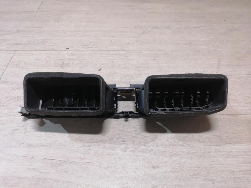 Rio 4 №1 дефлектор торпедо центральный двойной