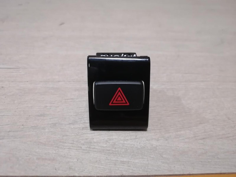 Rio 4 №1 кнопка аварийка