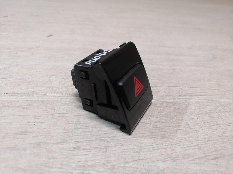 Rio 4 №1 кнопка аварийка