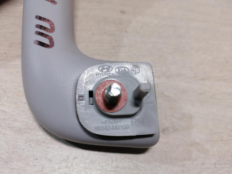 Rio 4 №1 ручка потолка передняя правая