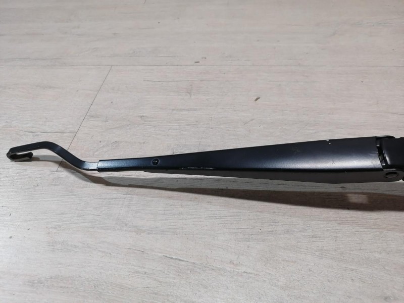 Rio 4 №1 поводок дворника левый