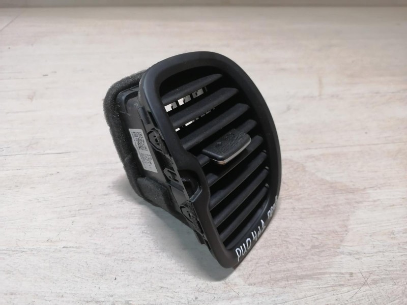 Rio 4 №1 дефлектор торпедо правый