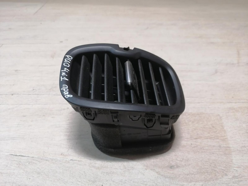 Rio 4 №1 дефлектор торпедо правый