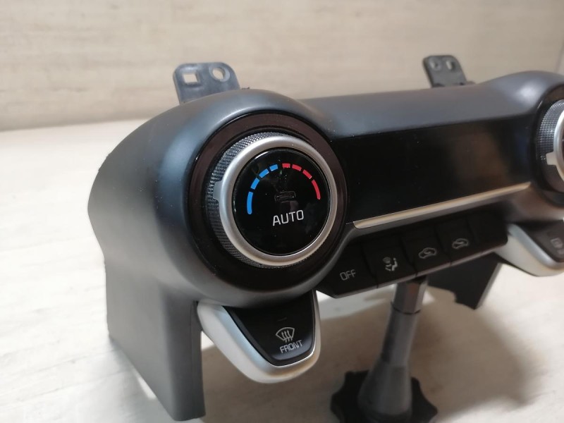 Rio 4 №1 блок управления климат контролем деф