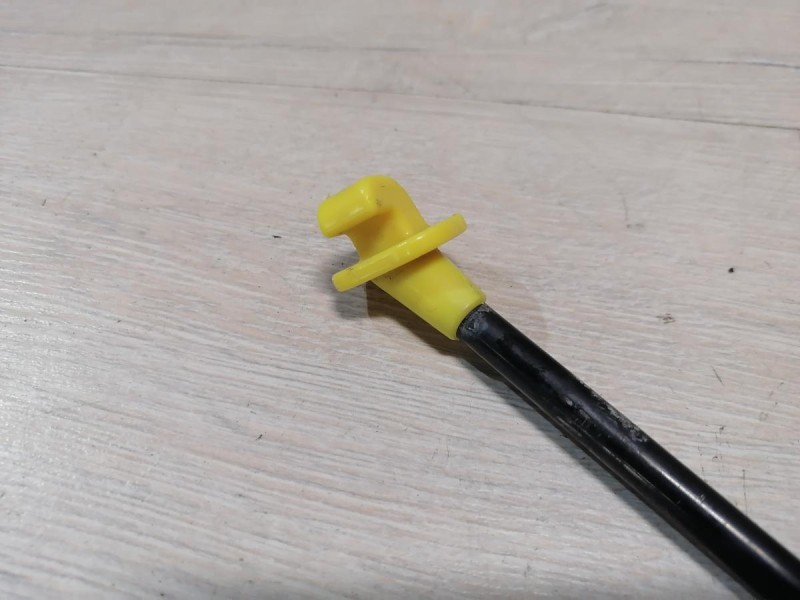 Rio 4 №1 упор капота