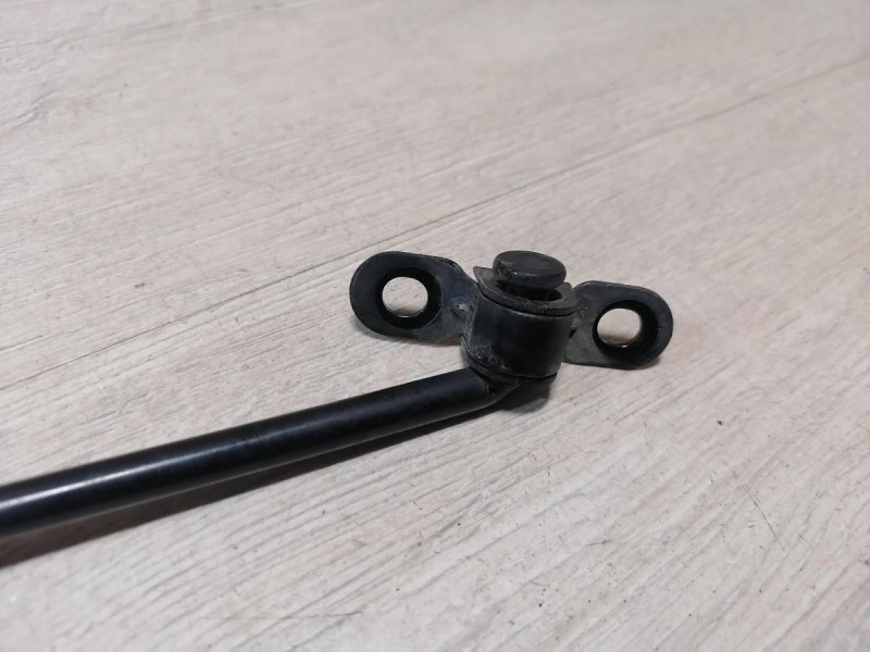 Rio 4 №1 упор капота