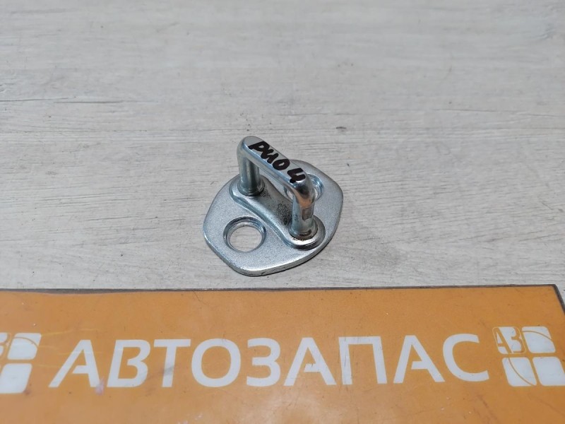 Rio 4 №1 петля замка двери