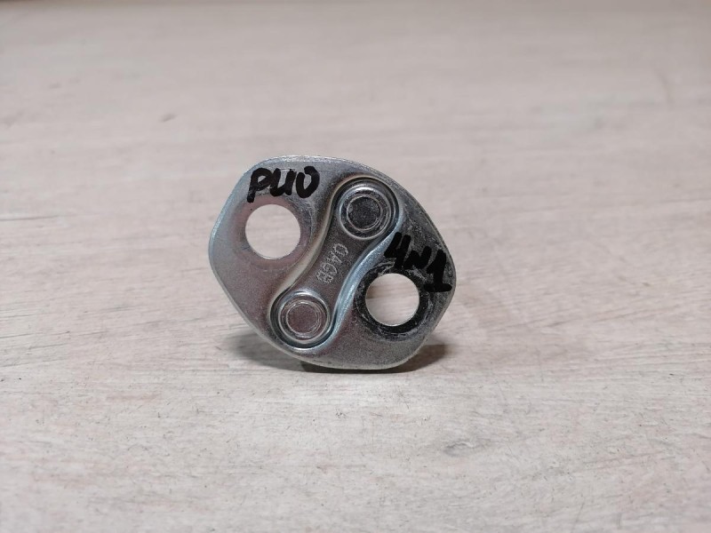 Rio 4 №1 петля замка двери