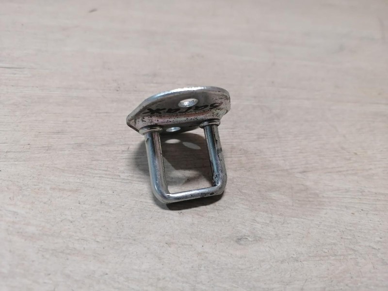 Rio 4 №1 петля замка багажника