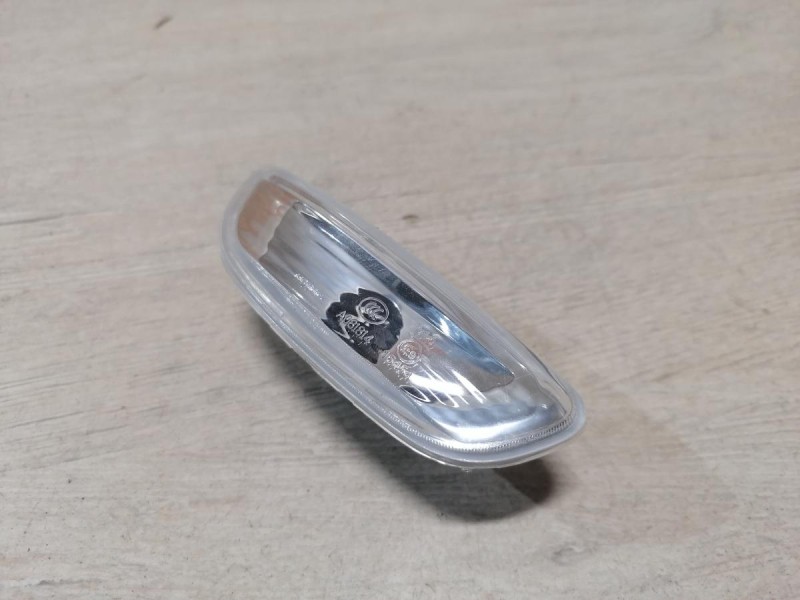 Rio 4 №1 повторитель поворота в крыло левый