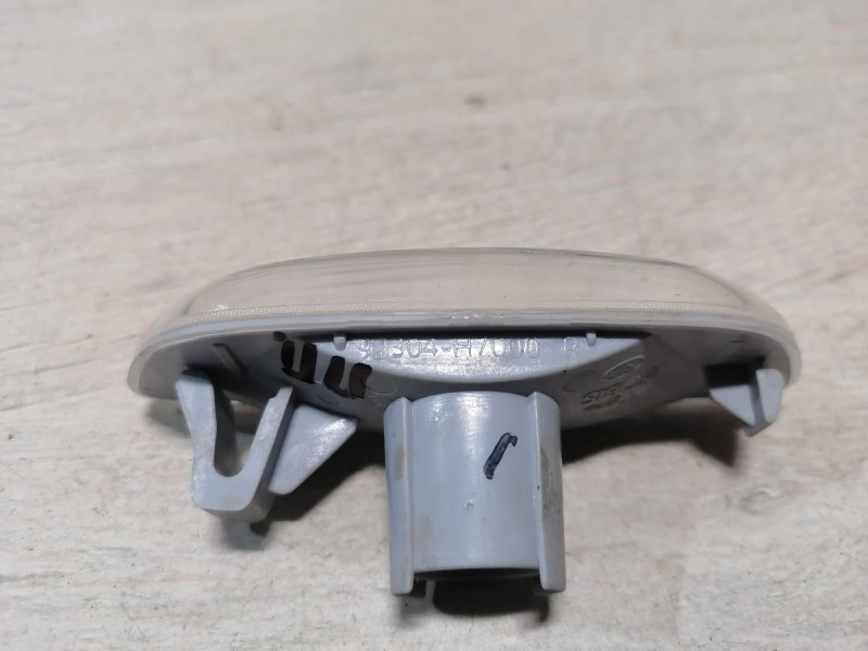 Rio 4 №1 повторитель поворота в крыло правый