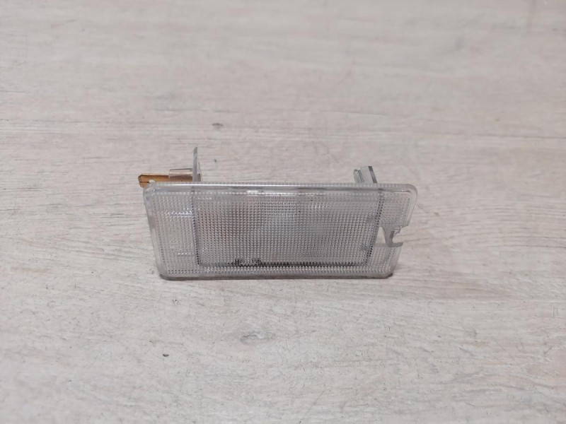 Rio 4 №1 плафон багажника