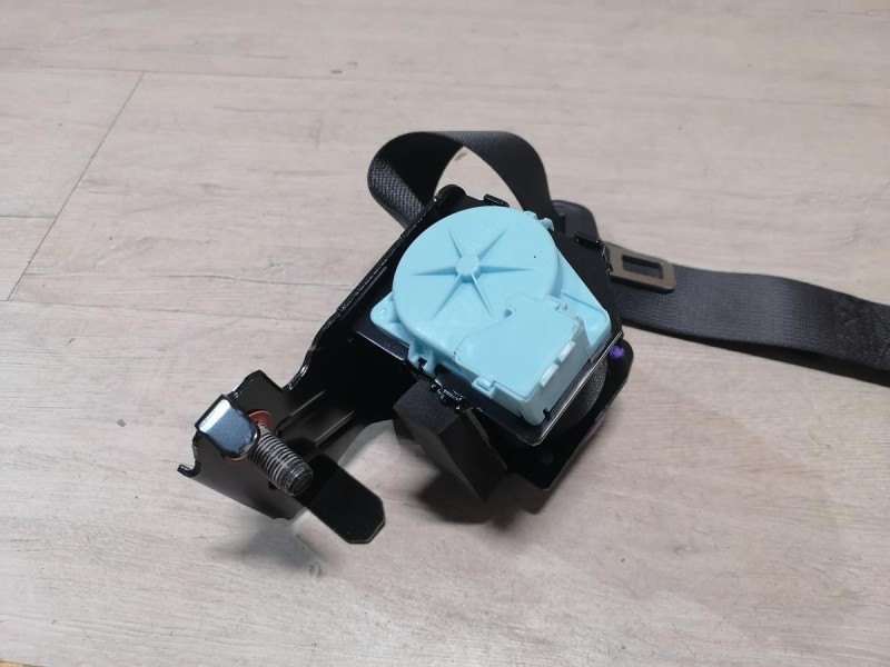 Rio 4 №1 ремень безопасности задний левый