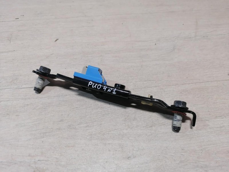 Rio 4 №1 регулятор ремня безопасности по высоте