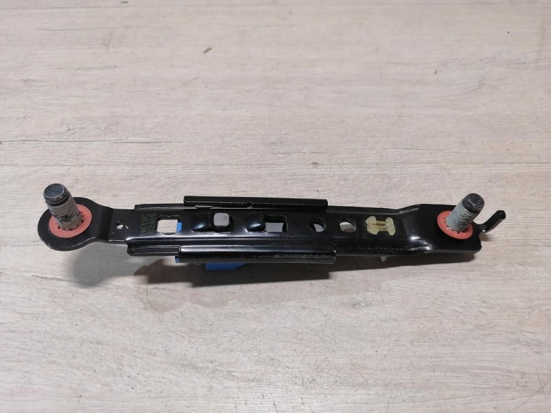 Rio 4 №1 регулятор ремня безопасности по высоте