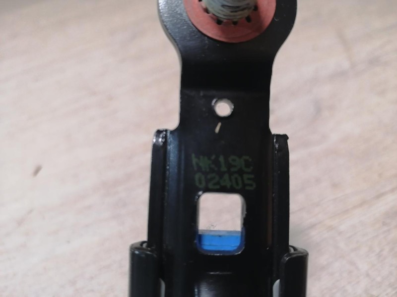 Rio 4 №1 регулятор ремня безопасности по высоте