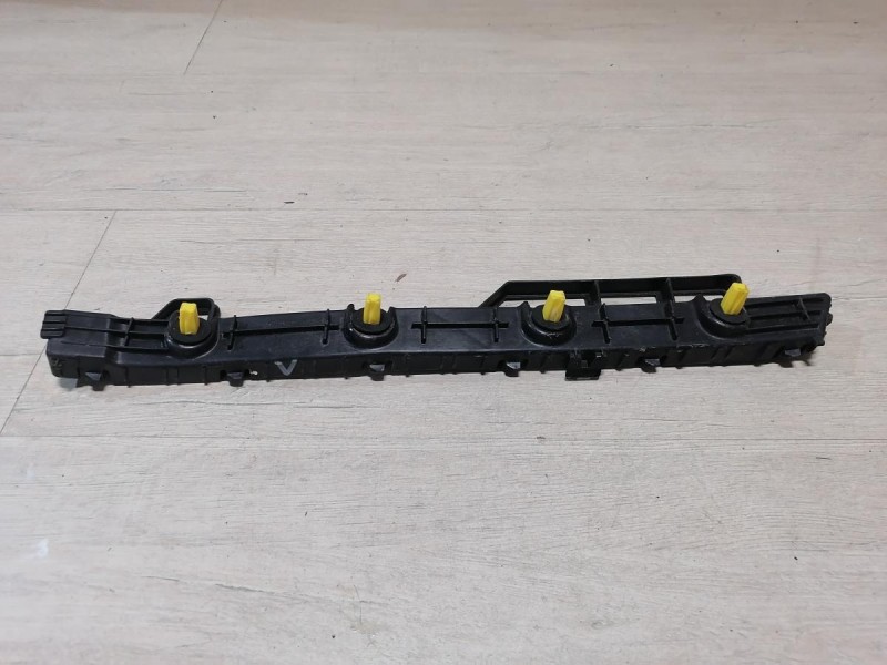 Rio 4 №1 крепление заднего бампера левое