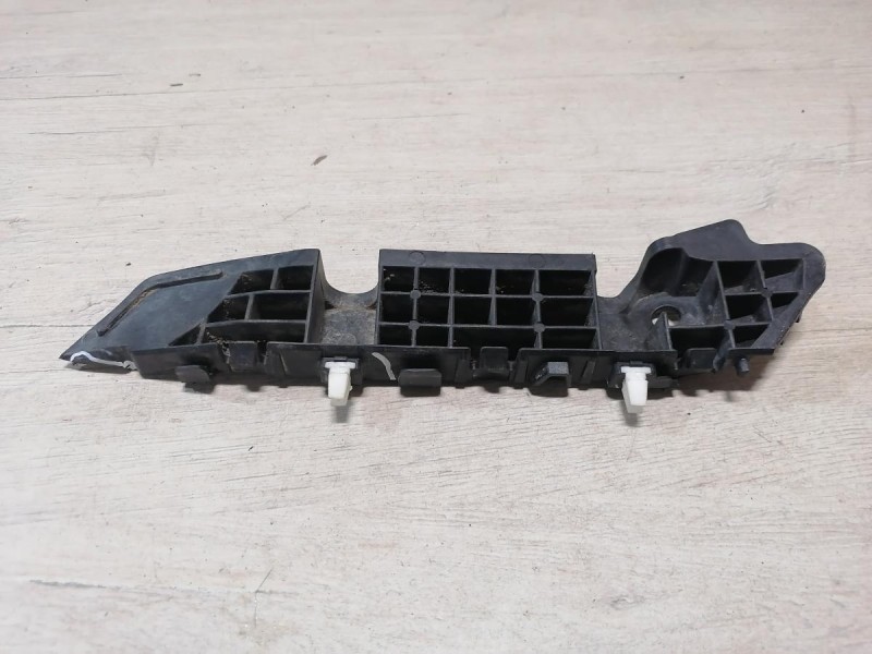 Rio 4 №1 крепление переднего бампера левое деф