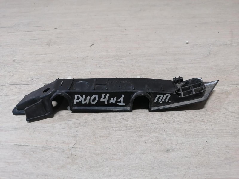 Rio 4 №1 крепление переднего бампера правое деф