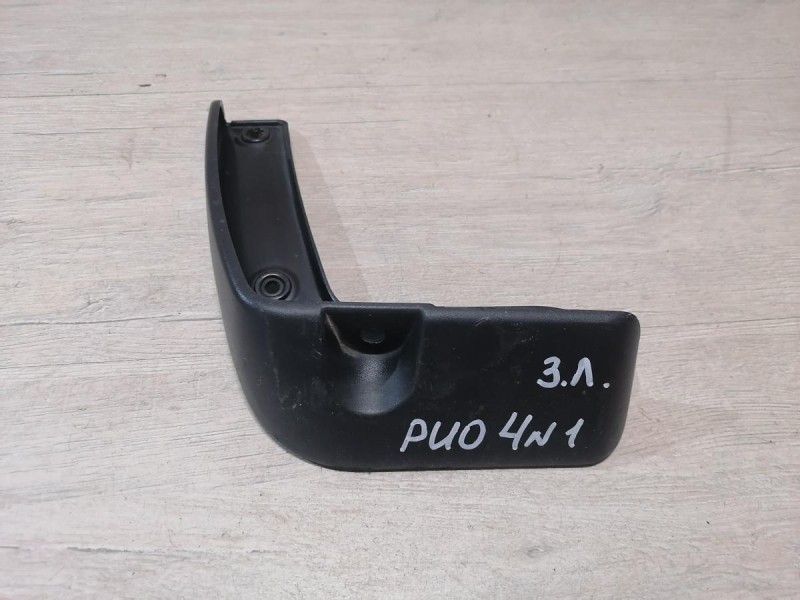 Rio 4 №1 брызговик задний левый