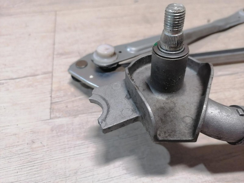 Rio 4 №1 трапеция дворников деф