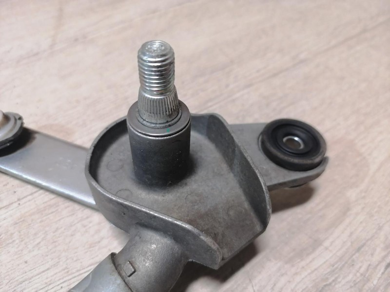 Rio 4 №1 трапеция дворников деф