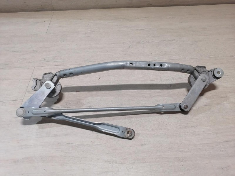 Rio 4 №1 трапеция дворников деф