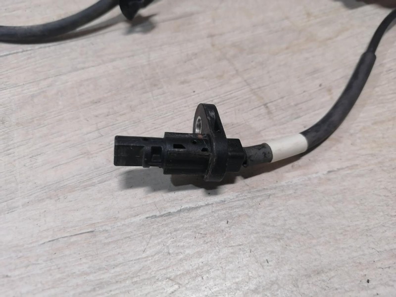 Rio 4 №1 датчик абс передний левый