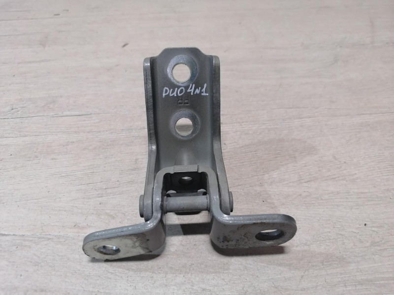 Rio 4 №1 петля двери передняя правая верхняя