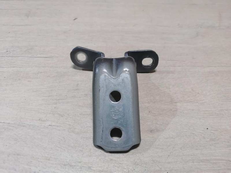 Rio 4 №1 петля двери передняя правая верхняя