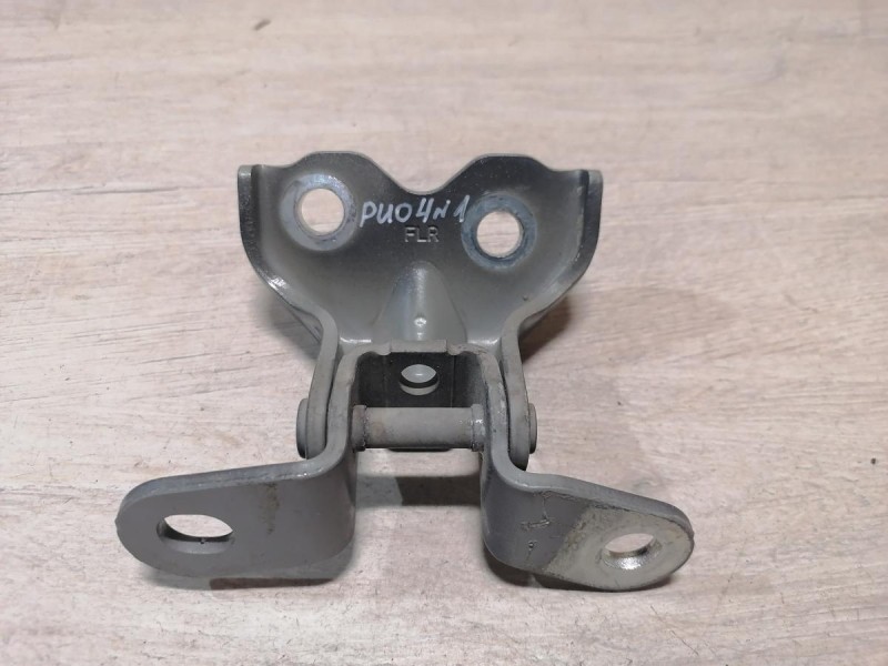 Rio 4 №1 петля двери передняя правая нижняя