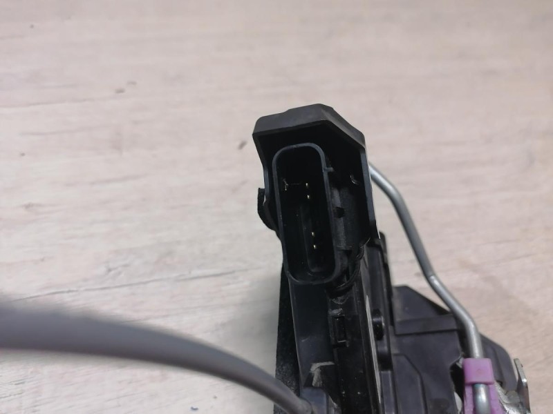 Rio 4 №1 замок двери задний левый