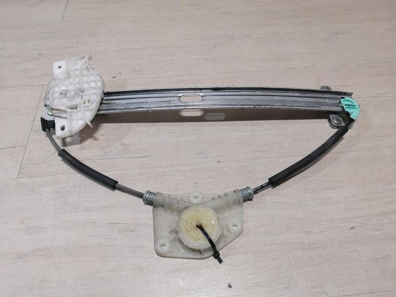 Rio 4 №1 стеклоподъемник передний левый