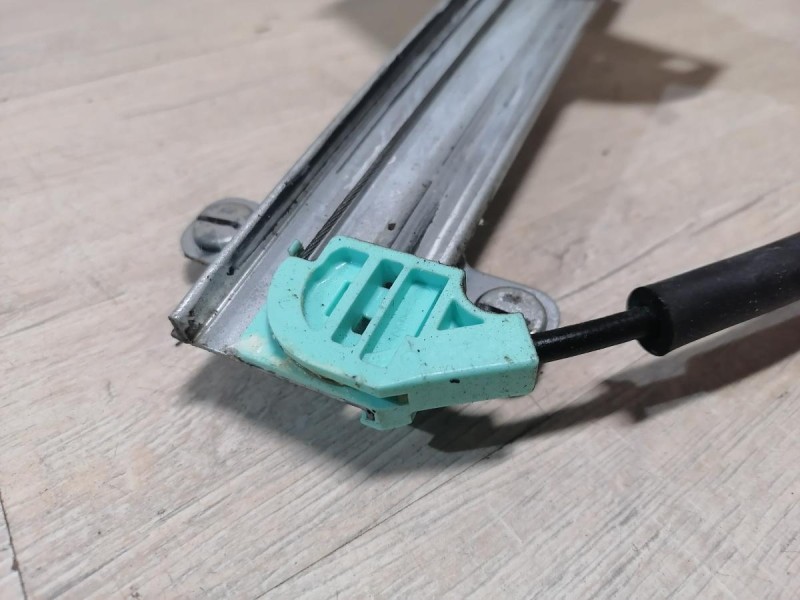 Rio 4 №1 стеклоподъемник передний правый