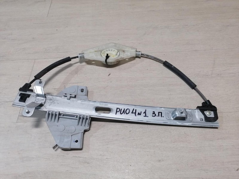 Rio 4 №1 стеклоподъемник задний правый эл