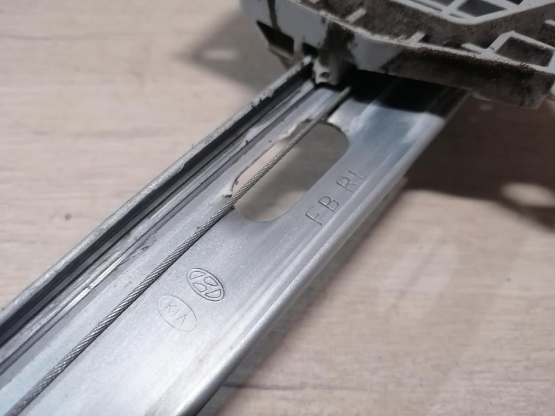 Rio 4 №1 стеклоподъемник задний левый эл