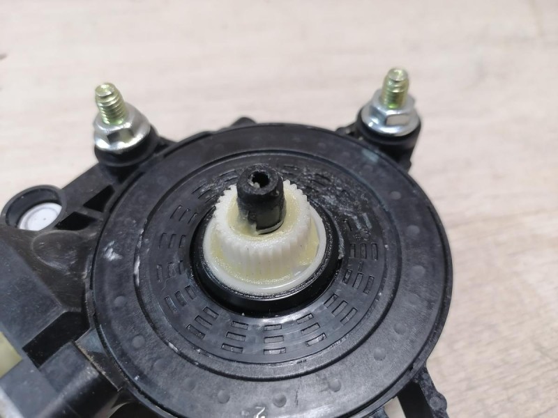 Rio 4 №1 моторчик стеклоподъемника задний правый