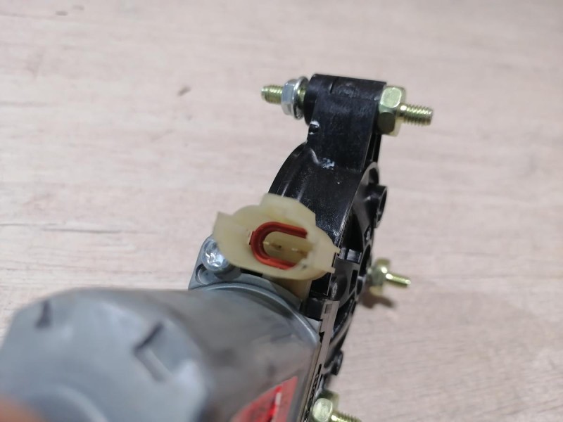 Rio 4 №1 моторчик стеклоподъемника задний правый