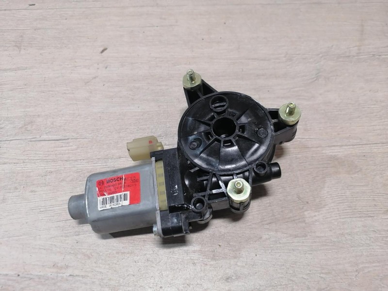 Rio 4 №1 моторчик стеклоподъемника задний правый