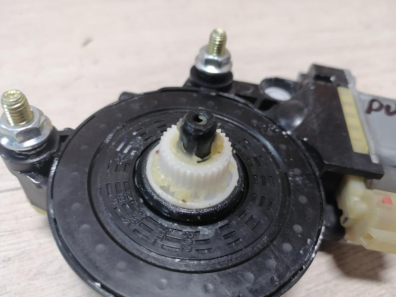 Rio 4 №1 моторчик стеклоподъемника задний левый