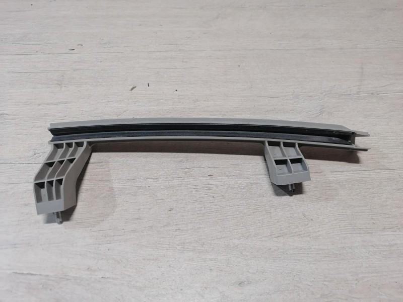 Rio 4 №1 направляющая стекла двери задняя правая