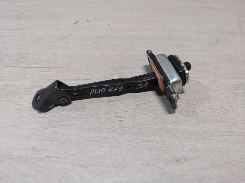 Rio 4 №1 ограничитель двери задний