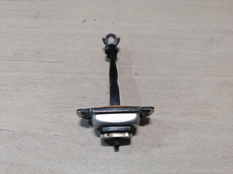 Rio 4 №1 ограничитель двери задний