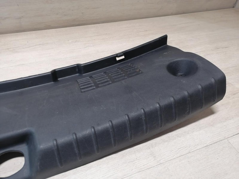 Rio 4 №1 обшивка задней панели накладка