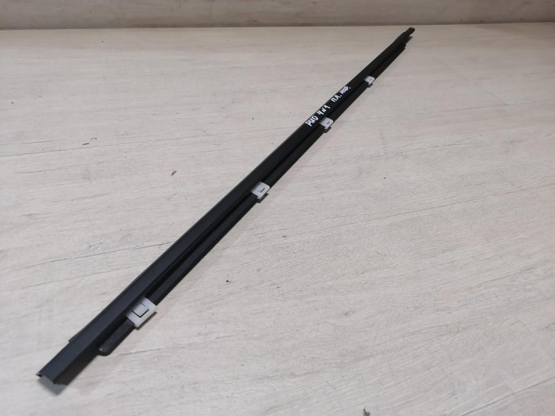 Rio 4 №1 бархотка наружная передняя левая