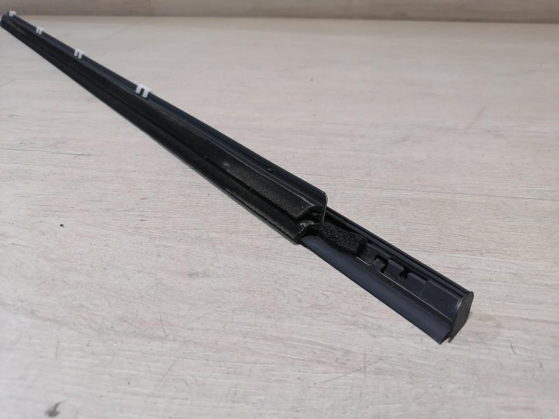 Rio 4 №1 бархотка наружная передняя левая