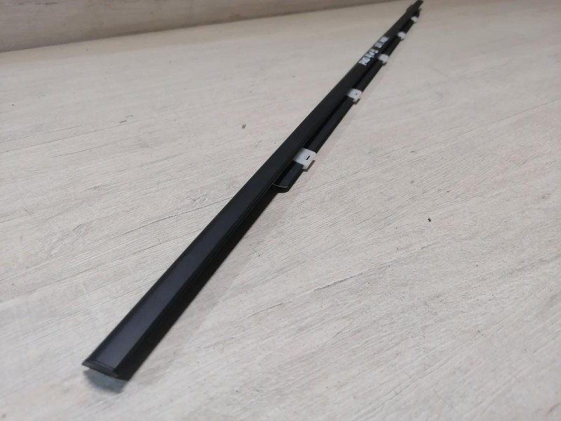 Rio 4 №1 бархотка наружная задняя правая