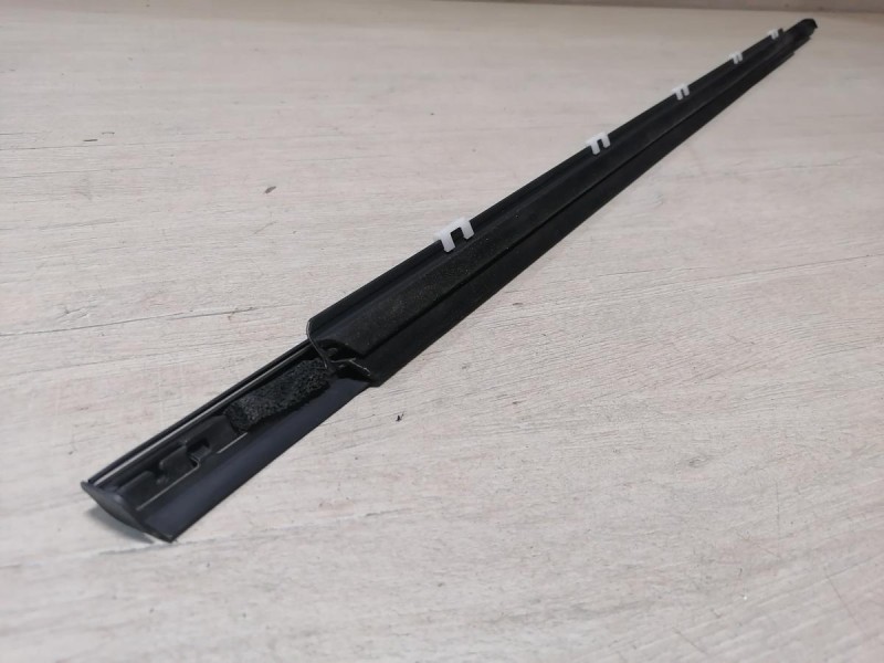 Rio 4 №1 бархотка наружная задняя левая