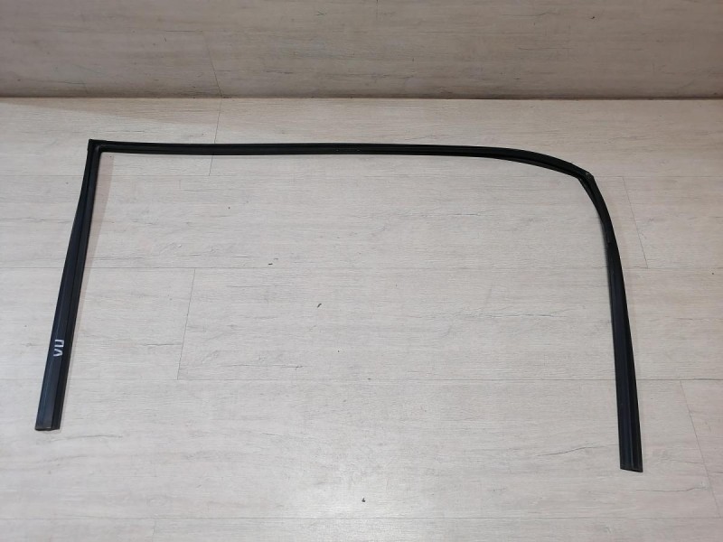 Rio 4 №1 бархотка верхняя передняя левая