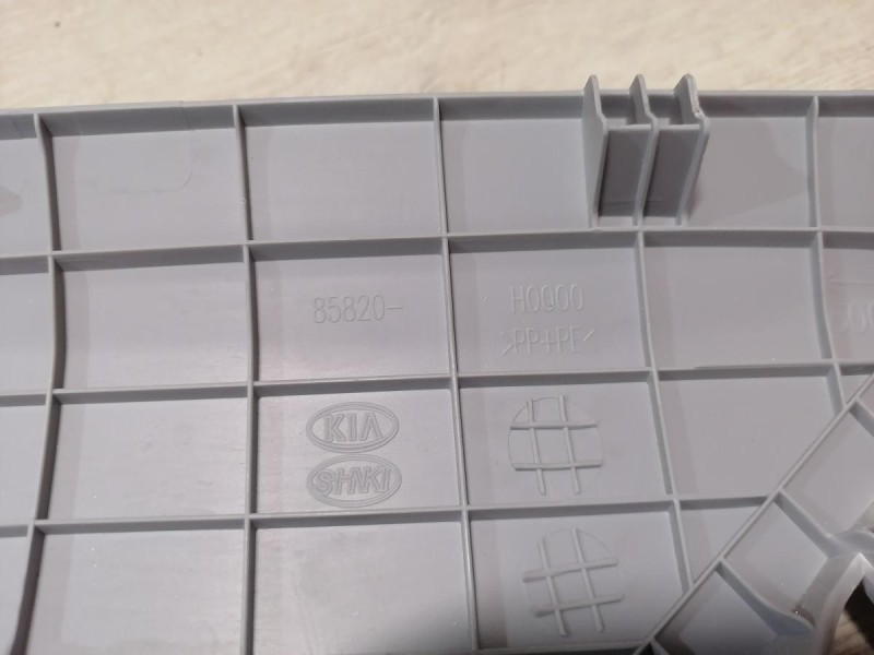 Rio 4 №1 обшивка передней стойки верхняя правая